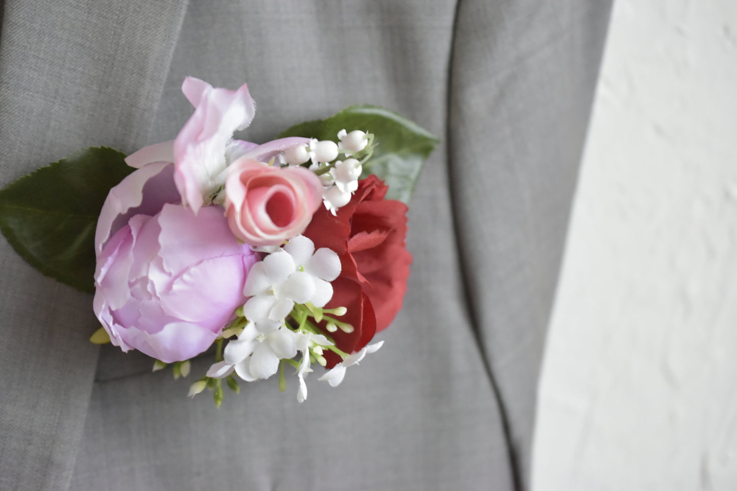 Scarlet Secret| Pocket Boutonniere